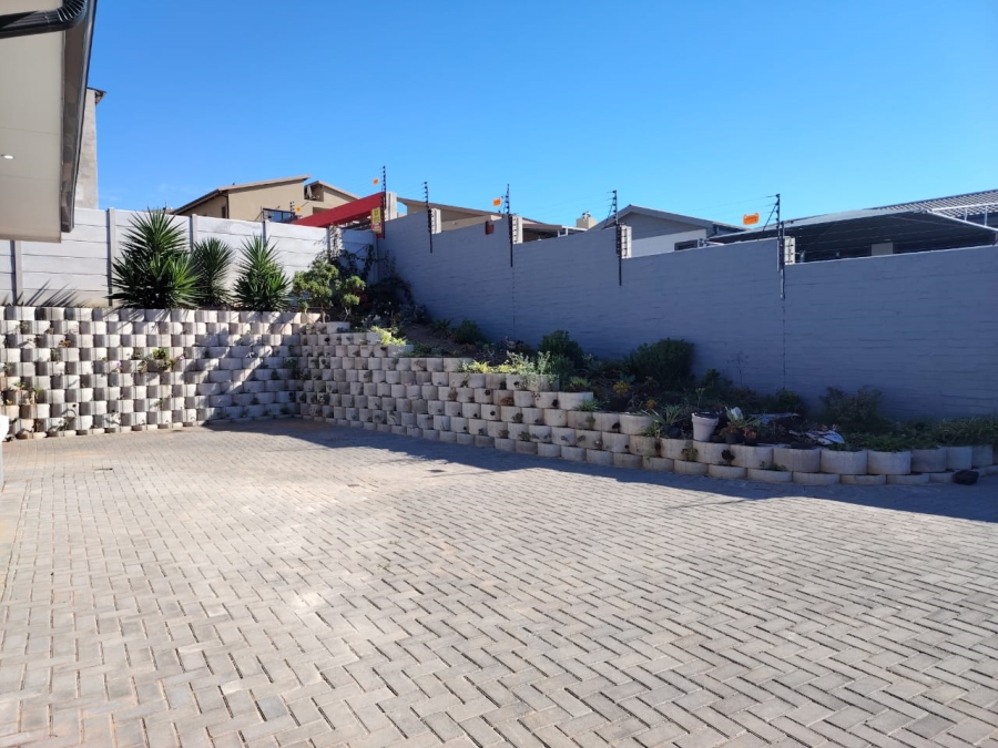 4 Bedroom Property for Sale in Island View Western Cape